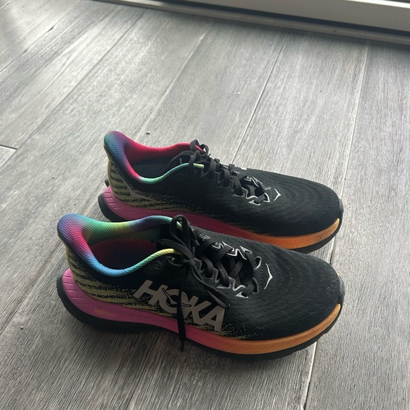 Hoka Mach 5 Black with Rainbow Accents - Picture 6 of 6